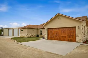 134 Stallion Estates Dr, Spring Branch, TX 78070 - Photo 4