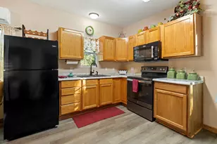 390 Galveston St, Bandera, TX 78003 - Photo 32