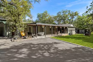 390 Galveston St, Bandera, TX 78003 - Photo 2