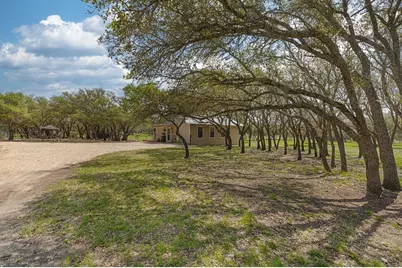 222 Spanish Oak Trail, Harper, TX 78631 - Photo 4