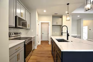 1806 Chateau Ln, Kerrville, TX 78028 - Photo 10