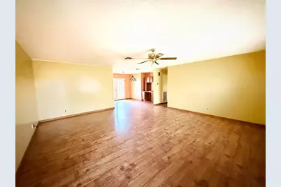 607 N Bowie, Fredericksburg, TX 78624 - Photo 6