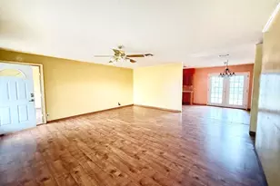 607 N Bowie, Fredericksburg, TX 78624 - Photo 4