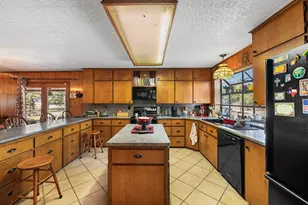 959 S Eagle St, Fredericksburg, TX 78624 - Photo 22