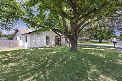 203 Frederick Rd, Fredericksburg, TX 78624 - Photo 28