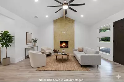 203 Frederick Rd, Fredericksburg, TX 78624 - Photo 4