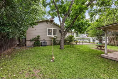 217 W Creek St, Fredericksburg, TX 78624 - Photo 28