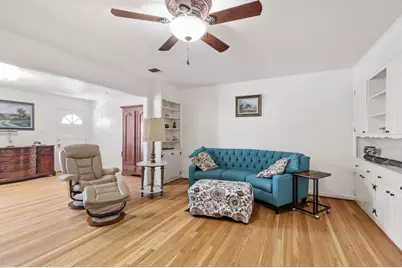 217 W Creek St, Fredericksburg, TX 78624 - Photo 6