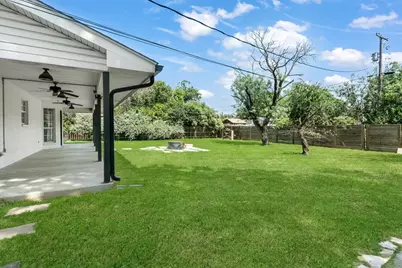 803 N Bowie, Fredericksburg, TX 78624 - Photo 26