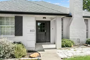803 N Bowie, Fredericksburg, TX 78624 - Photo 28