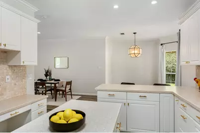 803 N Bowie, Fredericksburg, TX 78624 - Photo 10