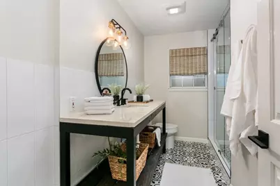 803 N Bowie, Fredericksburg, TX 78624 - Photo 18