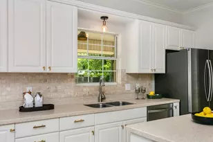 803 N Bowie, Fredericksburg, TX 78624 - Photo 8