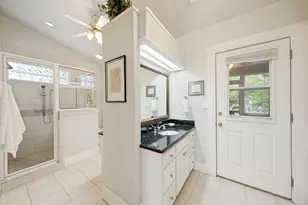 217 W Morse St, Fredericksburg, TX 78624 - Photo 12