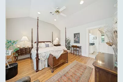 217 W Morse St, Fredericksburg, TX 78624 - Photo 10