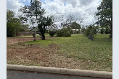 213 W Centre St, Fredericksburg, TX 78624 - Photo 1