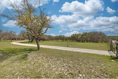 222 Spanish Oak Trail, Harper, TX 78631 - Photo 2