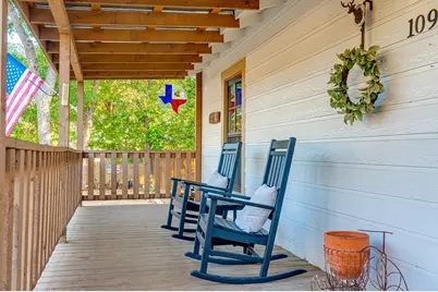 109 E College St, Fredericksburg, TX 78624 - Photo 2