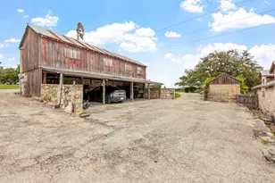 1251 Doebbler Rd, Fredericksburg, TX 78624 - Photo 54