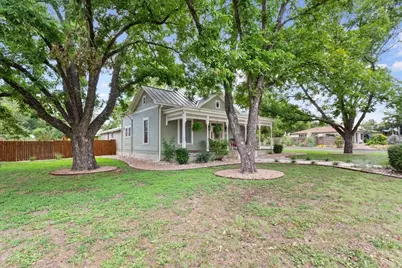 312 E College St, Fredericksburg, TX 78624 - Photo 4