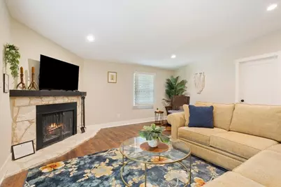 312 E College St, Fredericksburg, TX 78624 - Photo 20