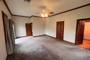 211 W Hackberry St, Fredericksburg, TX 78624 - Photo 14