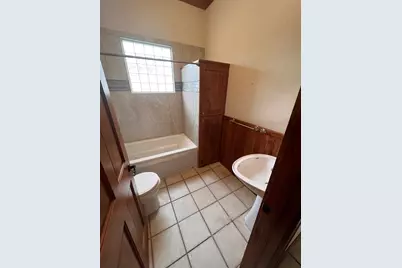211 W Hackberry St, Fredericksburg, TX 78624 - Photo 20