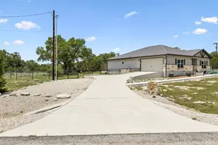 118 Red Tail Cove, Spring Branch, TX 78070 - Photo 2