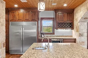 382 Breezy Hills Dr, Fredericksburg, TX 78624 - Photo 16