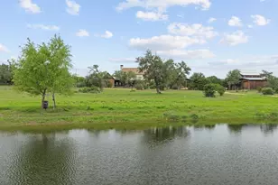382 Breezy Hills Dr, Fredericksburg, TX 78624 - Photo 2
