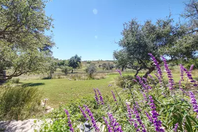 382 Breezy Hills Dr, Fredericksburg, TX 78624 - Photo 8