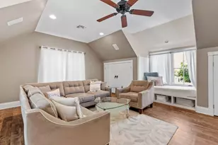 419 E Travis St, Fredericksburg, TX 78624 - Photo 32