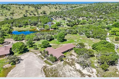 108 Aqua Vista Dr, Kerrville, TX 78028 - Photo 2