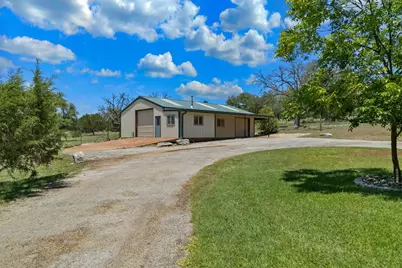 722 W Lacey Oak Pkwy, Harper, TX 78631 - Photo 4