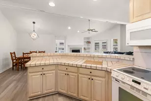 200 Red Oak Ln, Ingram, TX 78025 - Photo 6