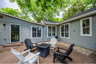 709 W Travis St, Fredericksburg, TX 78624 - Photo 4