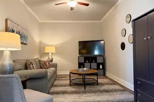 709 W Travis St, Fredericksburg, TX 78624 - Photo 12