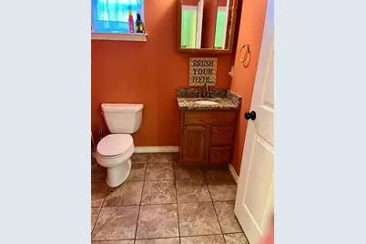 306 W Park St, Fredericksburg, TX 78624 - Photo 4
