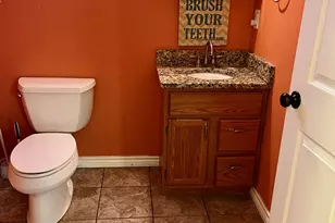 306 W Park St, Fredericksburg, TX 78624 - Photo 4