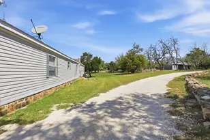 912 Alamo Rd, Fredericksburg, TX 78624 - Photo 16