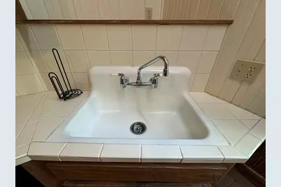 509 W Creek St, Fredericksburg, TX 78624 - Photo 14