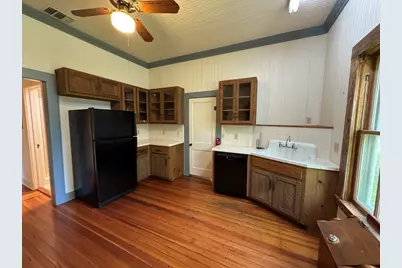 509 W Creek St, Fredericksburg, TX 78624 - Photo 12