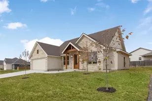 114 Madrona Ln, Fredericksburg, TX 78624 - Photo 2