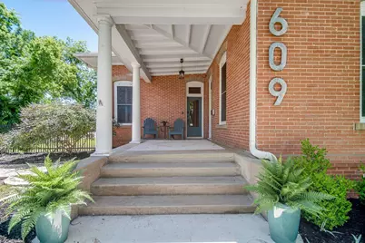 609 W Austin St, Fredericksburg, TX 78624 - Photo 8