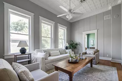 609 W Austin St, Fredericksburg, TX 78624 - Photo 2