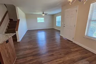 1004 E Hill St, Fredericksburg, TX 78624 - Photo 8