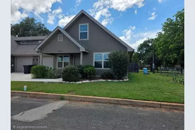 1004 E Hill St #B, Fredericksburg, TX 78624 - Photo 2