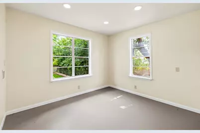 304 W Live Oak St, Fredericksburg, TX 78624 - Photo 14