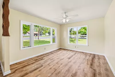 304 W Live Oak St, Fredericksburg, TX 78624 - Photo 6