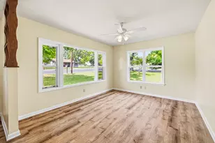 304 W Live Oak St, Fredericksburg, TX 78624 - Photo 6